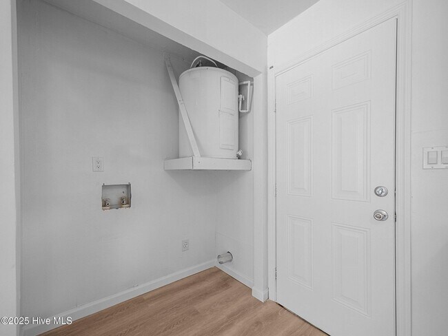 Foto del edificio - 110 Ravenwood Dr