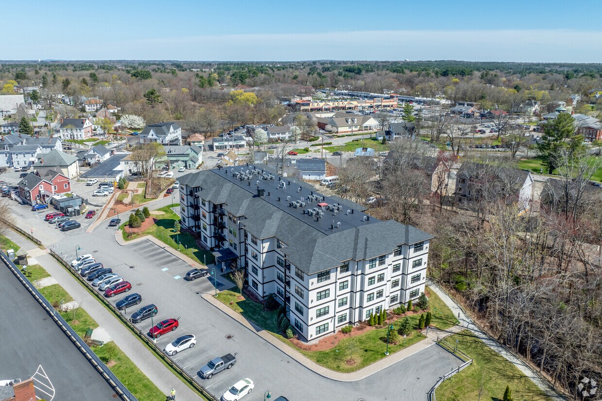 11 Cushing Place se encuentra en Chelmsford, MA. - Grist Mill Apartments