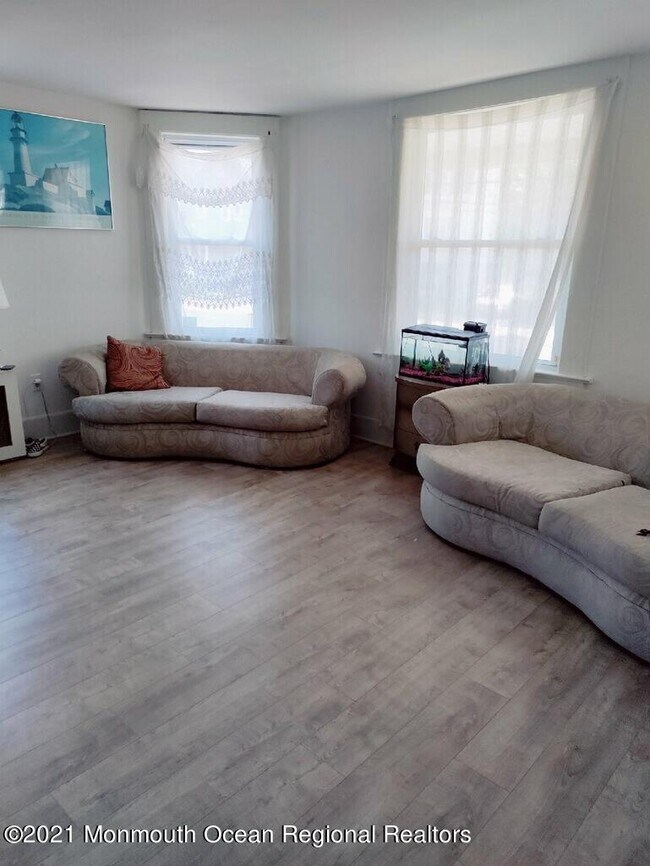 Building Photo - 501 Broadway