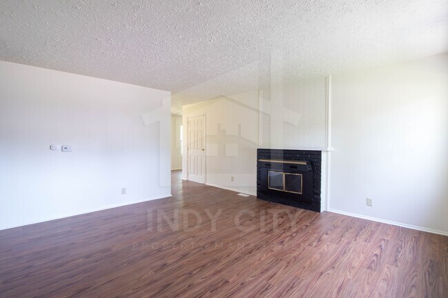 Foto del edificio - 8432 E 37th Pl