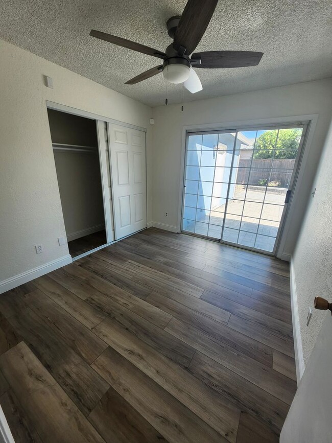Foto del edificio - Spacious 4-Bedroom Home for Rent in Peacef...