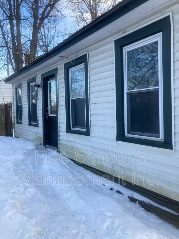 Foto del edificio - 366 Riverside Ave