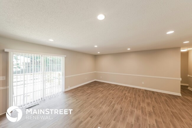 Building Photo - 11028 Woodland Dr