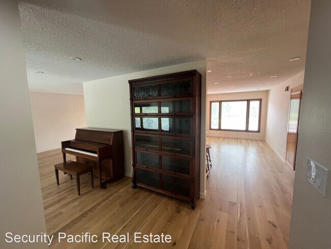 Building Photo - 3 br, 2 bath House - 3676 Victor St.