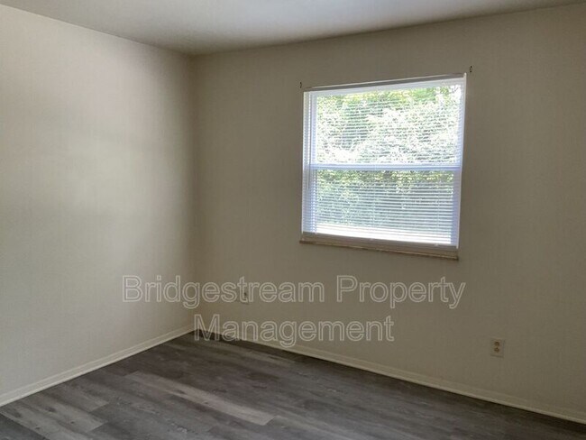 Building Photo - 3015-1D Idlewild Dr