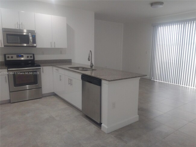 Foto del edificio - 466 NE 194th Terrace
