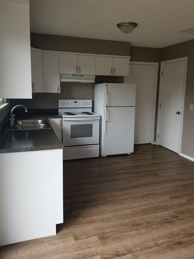 Foto del edificio - 1826 Lakeview Dr