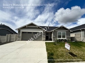 Building Photo - 3799 N Marionberry Ave