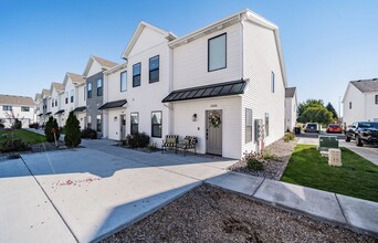 Building Photo - 1400 Remington Trl