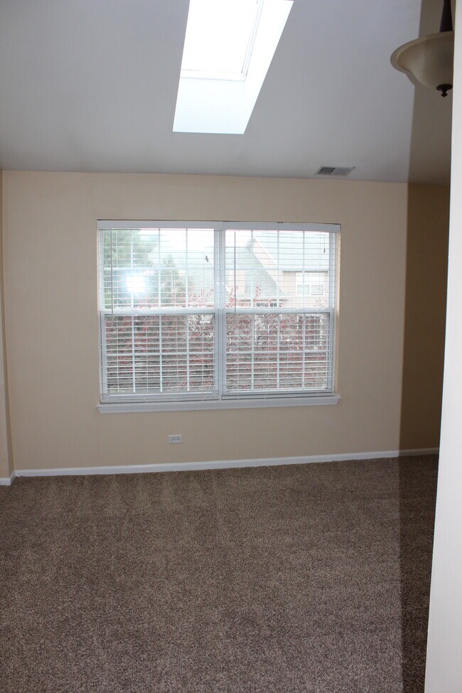 Building Photo - 1379 Grandview Court