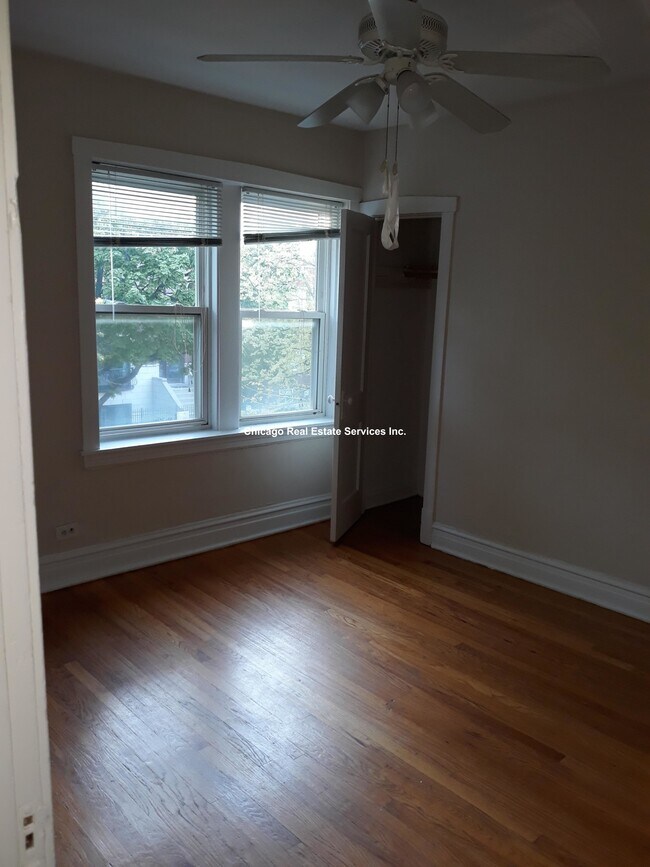 Foto del edificio - 3151 W Argyle St