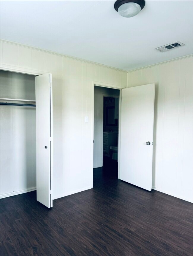 Foto del edificio - 1757 Sheppard Rees Rd