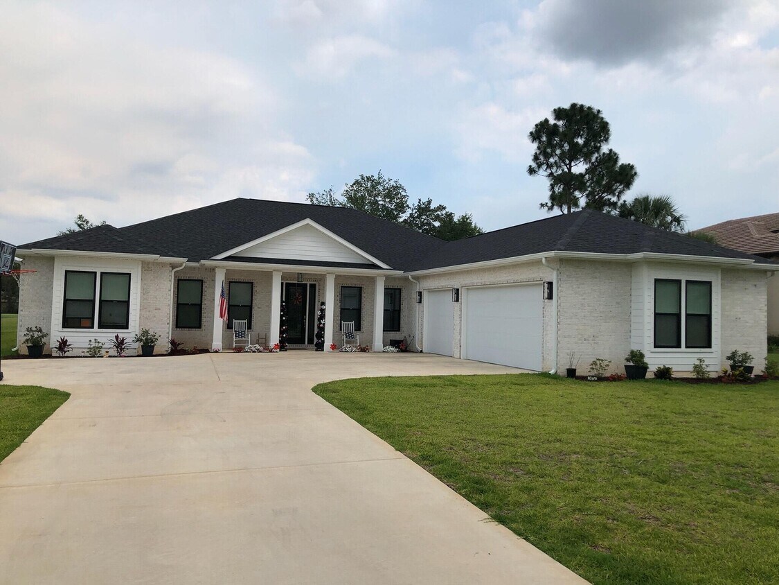 2720 Masters Blvd, Navarre, FL 32566 House Rental in Navarre, FL