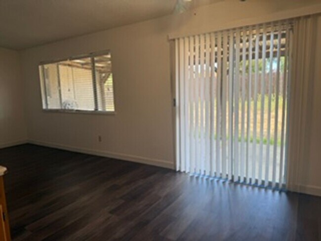 Foto del edificio - 509 Gregory Dr