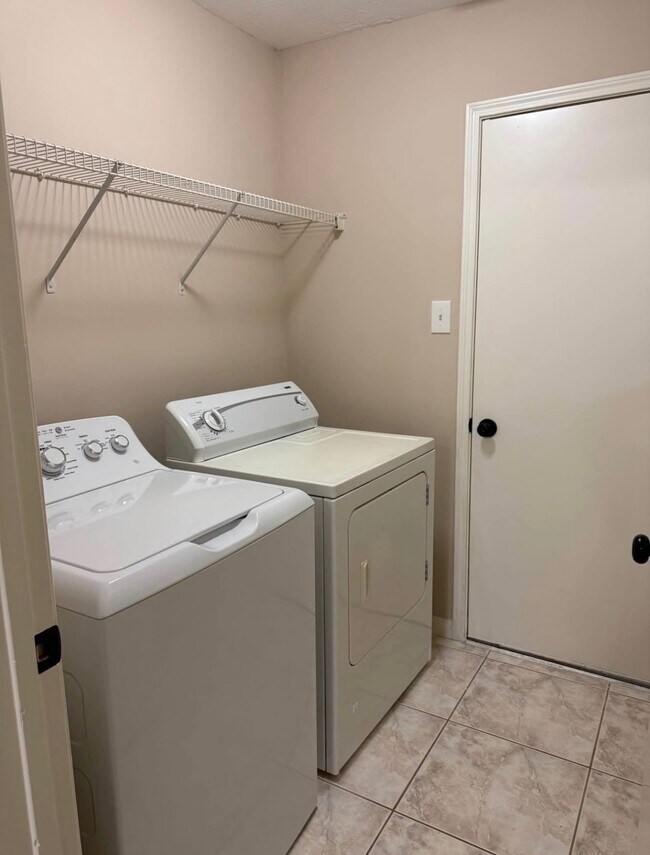 Foto del edificio - 11906 Kewalo Basin Ln