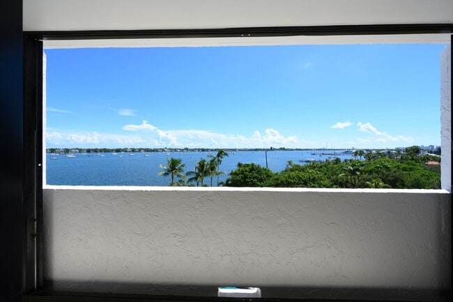 Foto del edificio - 5200 N Flagler Dr