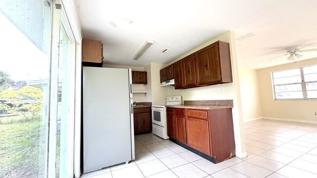 Building Photo - 1037 Berkshire Rd