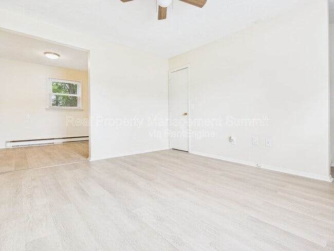 Foto del edificio - 441 Steeles Fort Rd