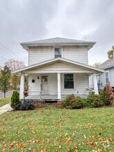 Building Photo - 726 S Fuller Ave