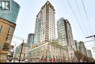 Building Photo - 565 Smithe St