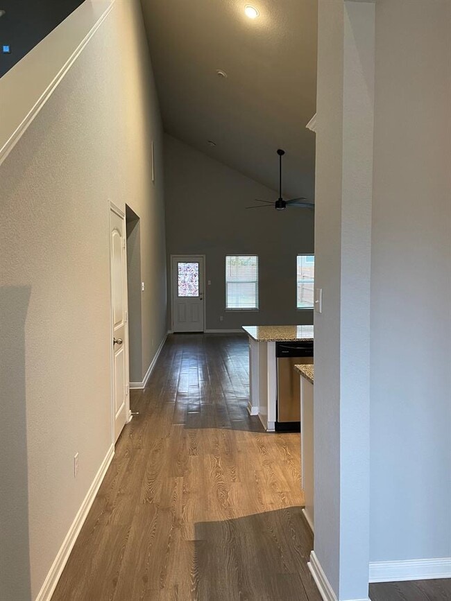 Foto del edificio - 665 Donegal Ln