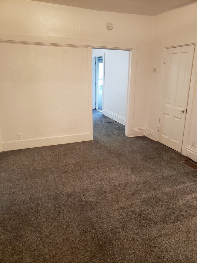 Foto del edificio - Very spacious 2 Bedroom in Racine!