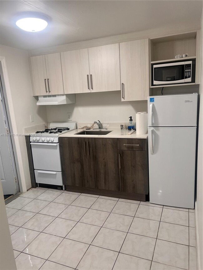 Foto del edificio - 7901 SW 26th St