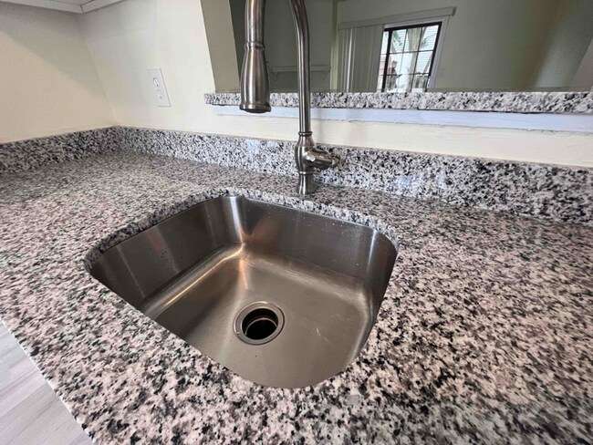 Foto del edificio - 1742 Messner Dr