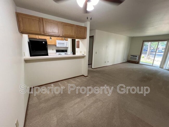 Building Photo - 2404 Independence Ln