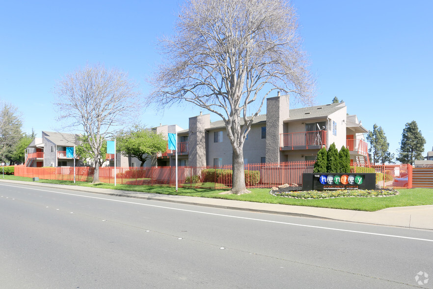 The Henley Apartment Homes