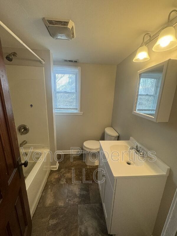 Building Photo - 149 Saratoga Ave