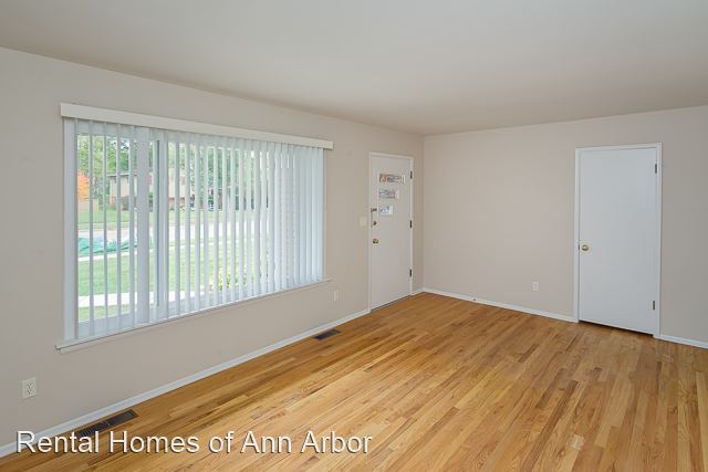 Foto del edificio - 3 br, 2 bath House - 900 Patricia Ave