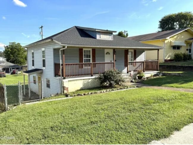 Photo - 275 Glascock St House