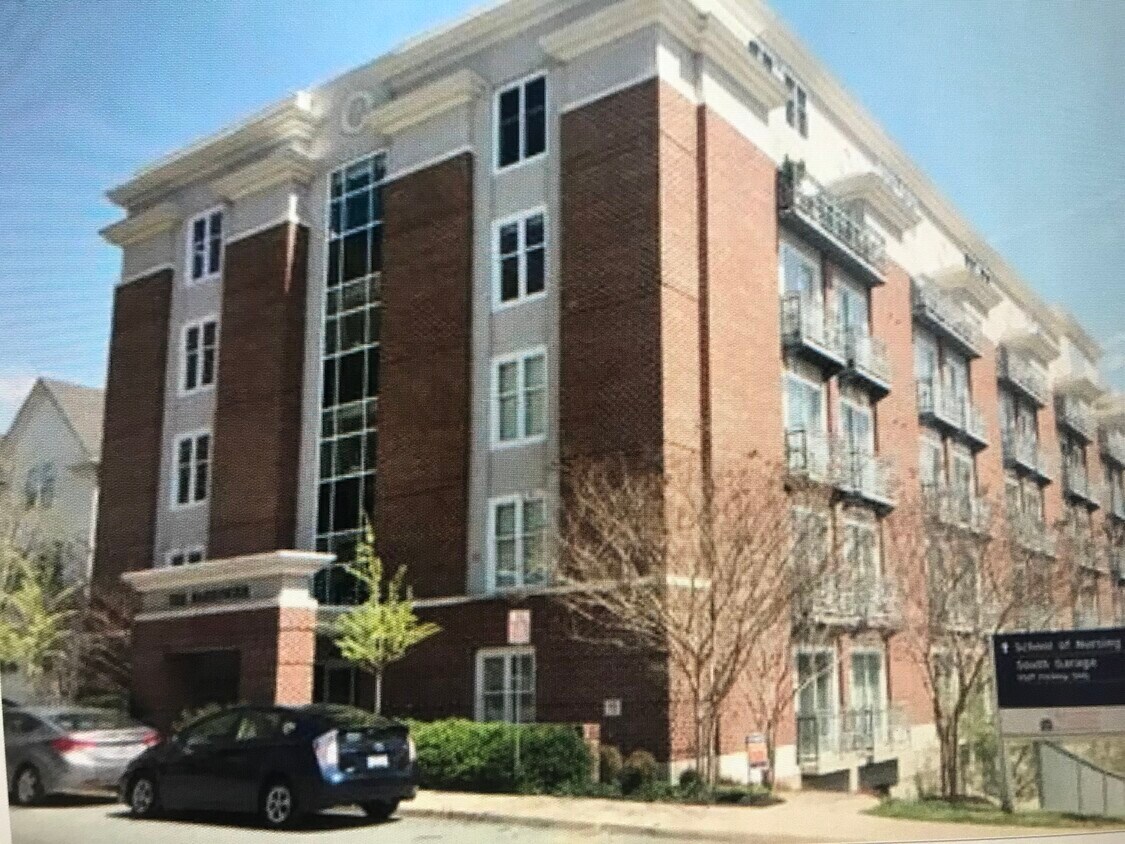 Foto del edificio - 428 Monroe Ln