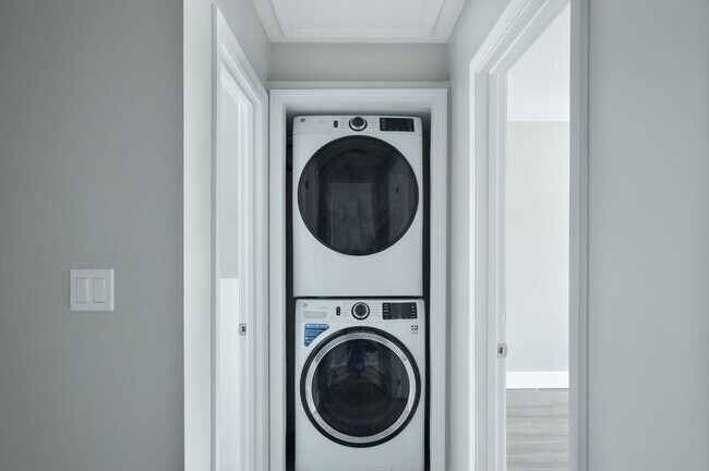 Foto del edificio - 1049 Pleasant St