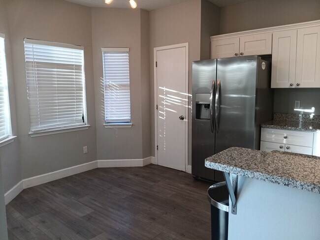 Foto del edificio - 3 Bedroom, 2 Bathroom Home! Schedule a Showing Today!