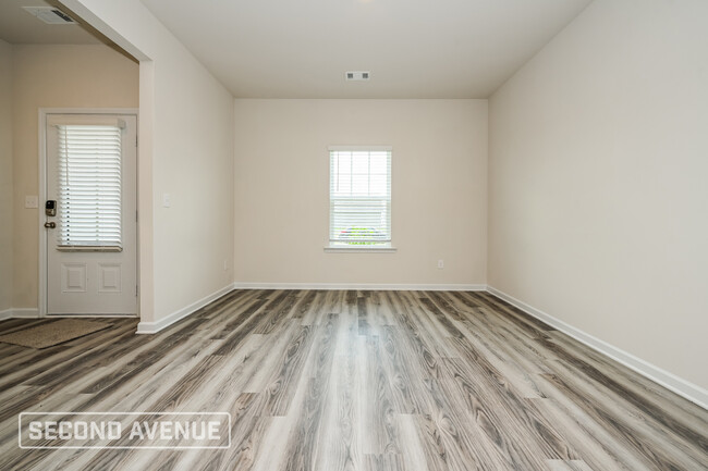 Building Photo - 340 Oliver Dr