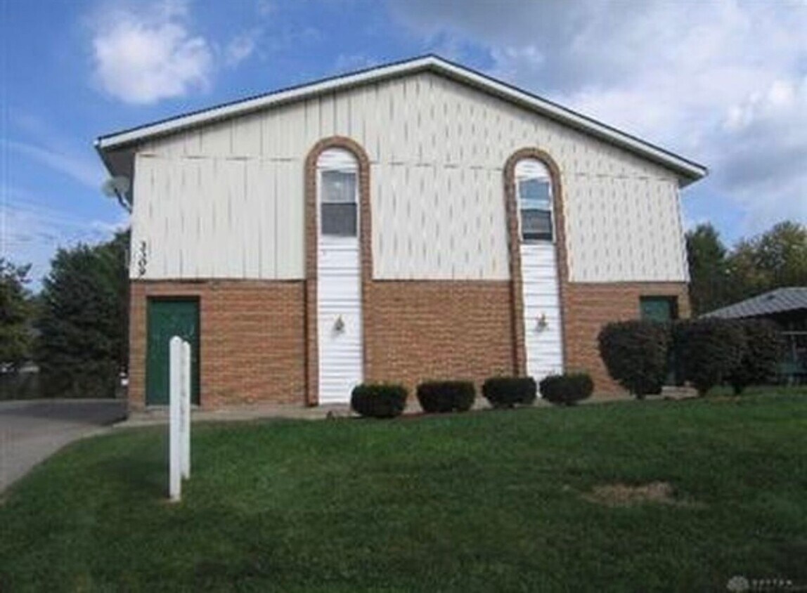 3309 Roosevelt Blvd Unit B, Middletown, OH 45044 Room for Rent in