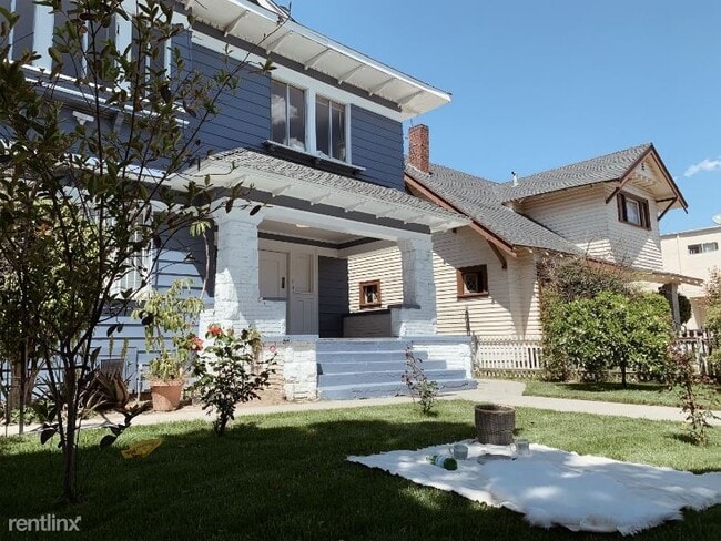 Building Photo - 11 br, 5 bath House - 2639 S Budlong Ave