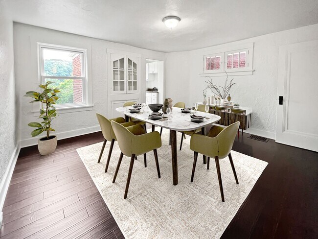 Foto del edificio - Charming Rowhouse in the Heart of Morningside!