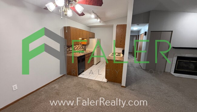 Foto del edificio - 2nd Floor Condo with Private Entrance