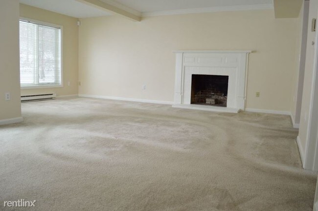 Building Photo - 3 br, 2 bath Condo - 8 Wildwood Dr.