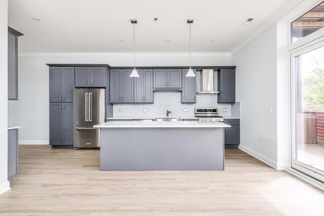 Foto del edificio - 7652 Madison St