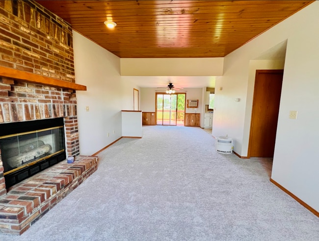 Living Area view to Dining - 2793 Aquarius Rd