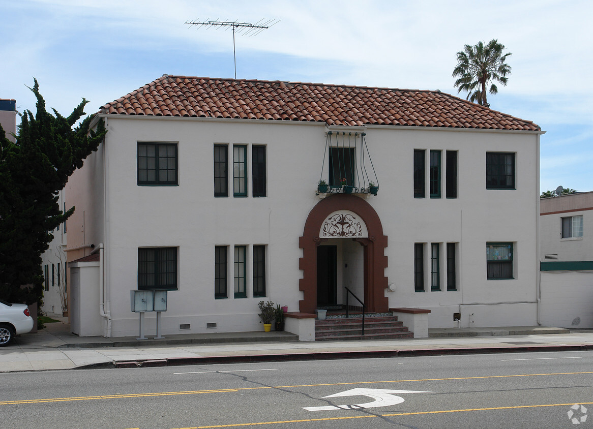 Building Photo - 558 E Thompson Blvd