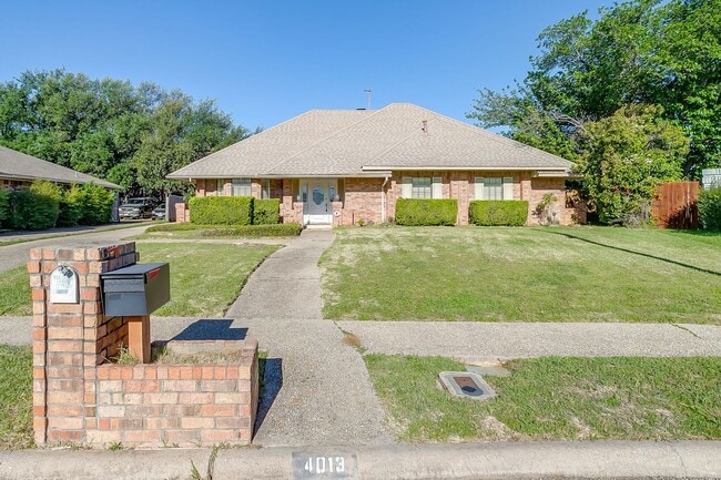 Great Move In Ready 3 Bedroom, 2 Bath Home Located in Northridge- Irving ISD- 75038 - Great Move In Ready 3 Bedroom, 2 Bath Home Located in Northridge- Irving ISD- 75038
