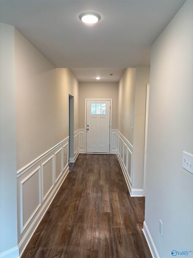 Building Photo - 226 Irish Hl Dr