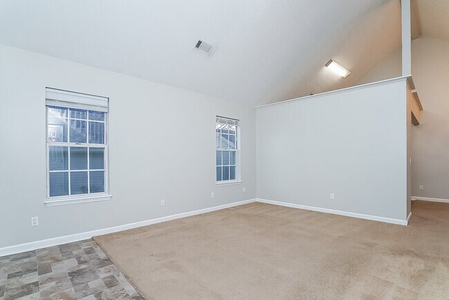 Building Photo - 4033 Pepperwood Dr