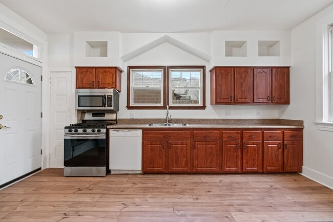 Photo - 1528 Ridge Ave Apartment