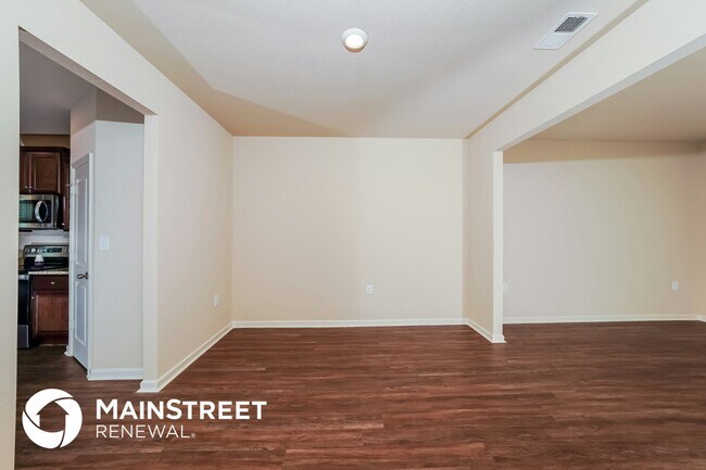 Foto del edificio - 595 Clover Cir